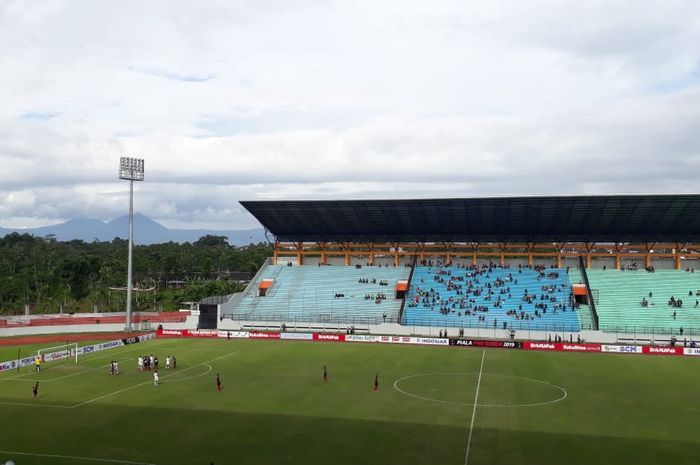 Pertandingan babak pertama antara PSM Makassar melawan Persipura Jayapura di Piala Presiden 2019.