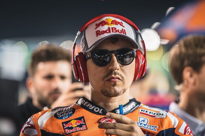 Jorge Lorenzo sedang bersiap untuk memulai start di MotoGP Qatar 2019, Senin (11/3/2019) WIB.