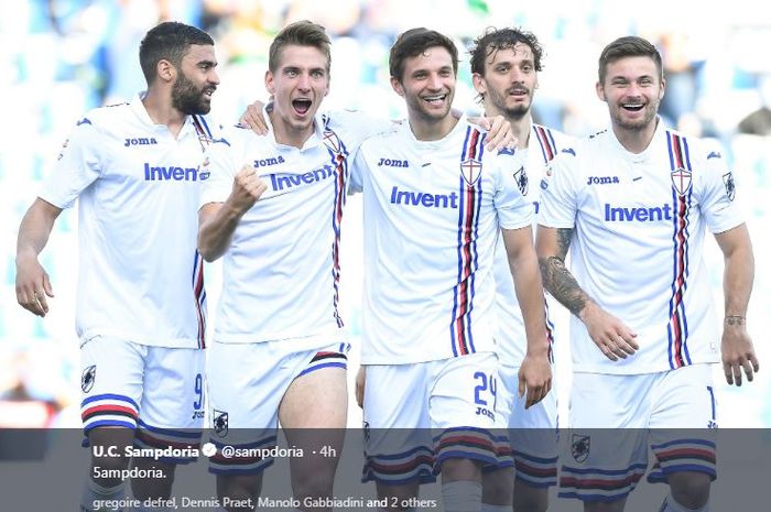 Para pemain Sampdoria merayakan kemenangan atas Sassuolo.