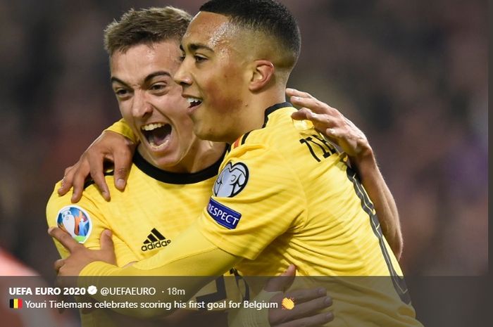 Youri Tielemans merayakan gol pembuka sekaligus gol pertamanya bersama Timnas Belgia saat melawan Rusia