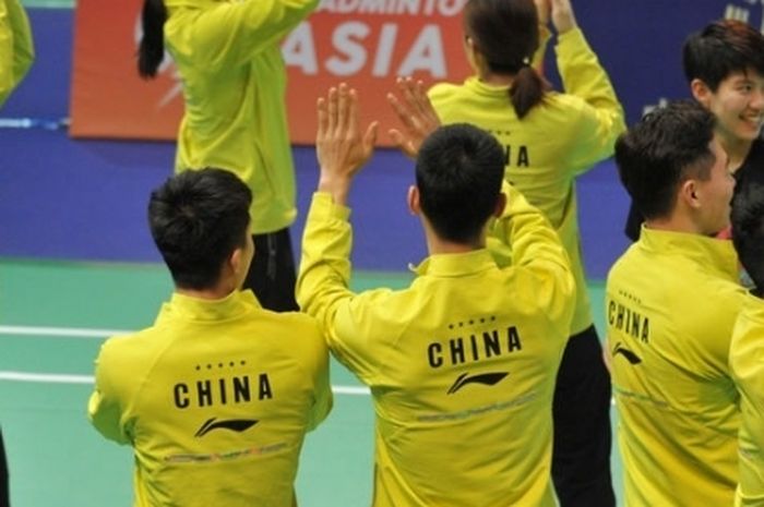 Tim bulu tangkis China merayakan kemenangan pada semifinal Kejuaraan Beregu Campuran Asia 2019 melawan Hong Kong di Queen Elizabeth Stadium, Sabtu (23/3/2019).