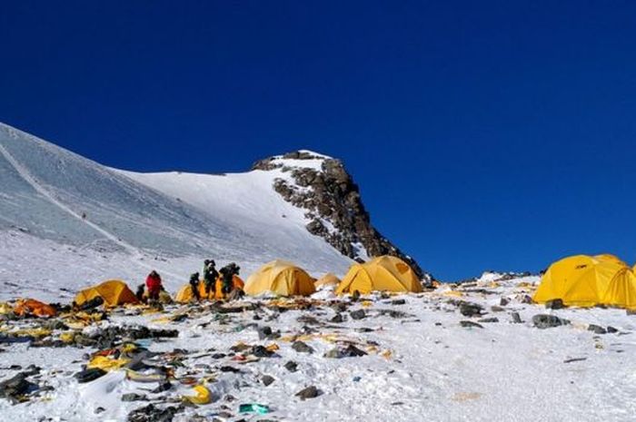Mayat para pendaki dilaporkan muncul di Camp 4.
