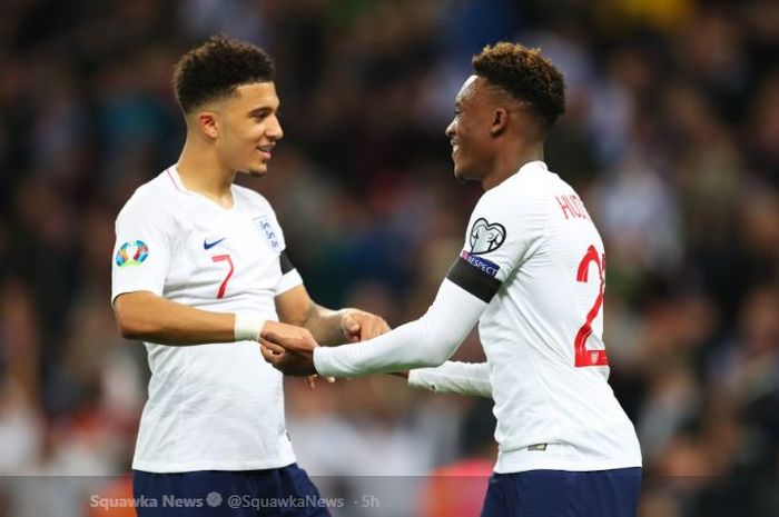 Duo winger timnas Inggris, Jadon Sancho (kiri) dan Callum Hudson-Odoi, adalah contoh pemain kelahiran tahun 2000 dengan harga mahal