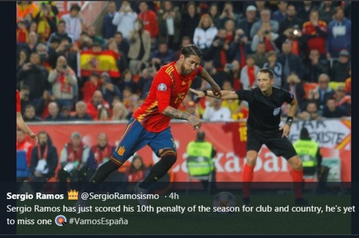 Bek timnas Spanyol, Sergio Ramos, mengeksekusi penalti ke gawang Norwegia dalam Kualfiikasi Piala Eropa 2020 di Stadion Mestalla, Sabtu (23/3/2019)