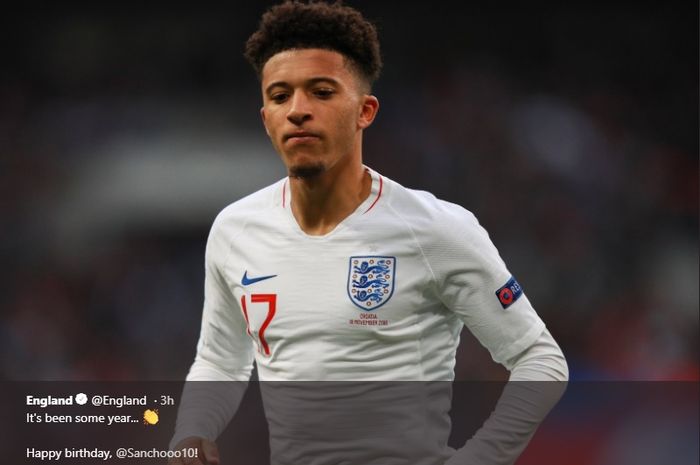 Pelatih timnas Inggris, Gareth Southgate, dinilai telah melakukan kesalahan karena lebih memilih Raheem Sterling ketimbang Jadon Sancho.