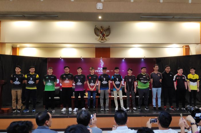 Representatives of each team that will compete in the 2019 eSports President's Cup Final