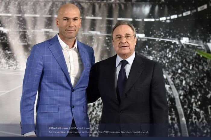 Real Madrid Presiden, Florentino Perez (kanan), under pelatih Zinedine Zidane.