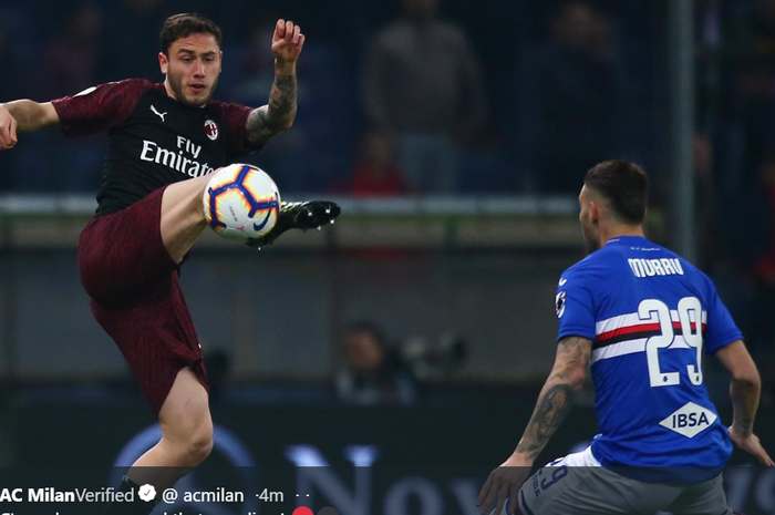Bek AC Milan, Davide Calabria, berusaha mengontrol bola dalam laga pekan ke-29 Liga Italia melawan Sampdoria, Sabtu (30/3/2019) di Stadion Luigi Ferraris.