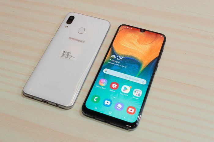 samsung a30 in flipkart