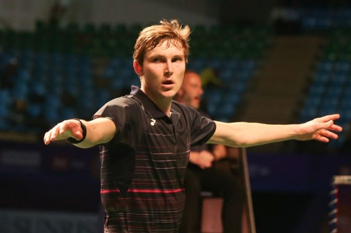 Pebulu tangkis tunggal putra Denmark, Viktor Axelsen, mewaspadai laganya kontra Jonatan Christie (Indonesia) yang telah kalahkan Kento Momota pada babak kedua Malaysia Open 2019, Kamis (4/4/2019).