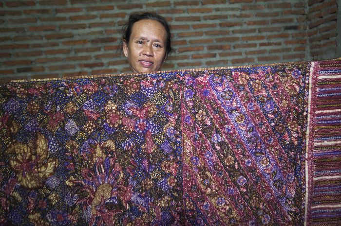 Mereka yang Tak Pernah Lelah Mempertahankan Batik  Tiga 