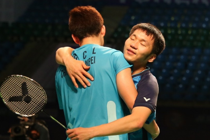 Pasangan ganda putra asal taiwan, Lee Yang/Wang Chi-Lin, saat memenangkan gelar Super 500 pertama mereka pada India Open 2019, di KD Jadhav Indoor Hall, New Delhi, India, Minggu (31/3/2019).