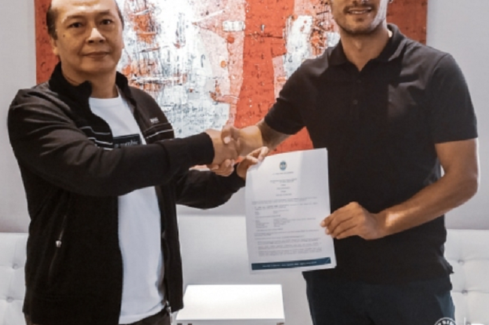 Raphael Maitimo resmi berseragam PSIM Yogyakarta untuk kompetisi Liga 2 2019.