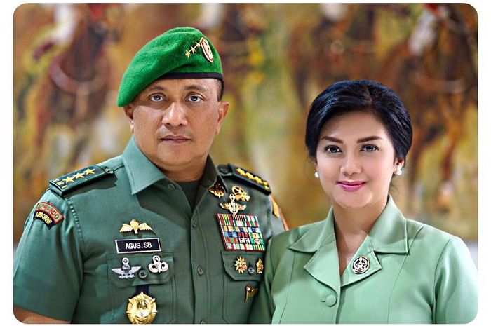 Hasil gambar untuk bella saphira mualaf
