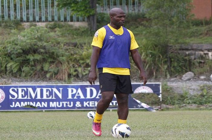 Pemain naturalisasi asal Kamerun, Bruno Casmir, selangkah lagi bergabung bersama Sriwijaya FC