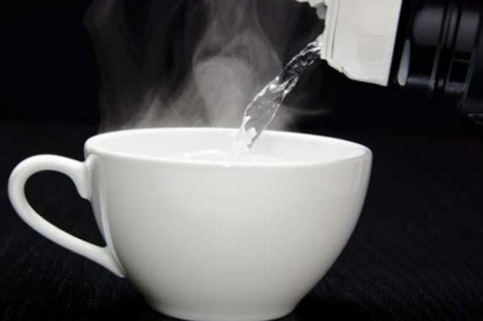 Biasakan Minum Air Putih Hangat Saat Perut Kosong Di Pagi