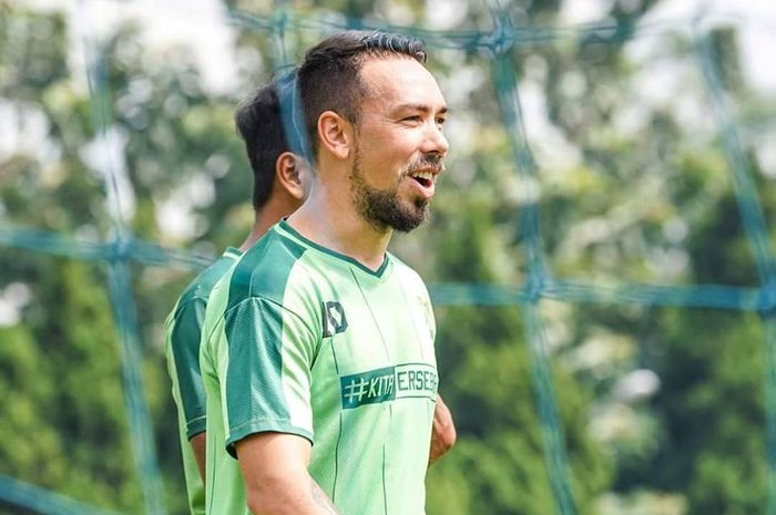 Pemain asing Persebaya asal Bolivia yang berpaspor Argentina, Damian Lizio dalam sebuah sesi latihan timnya pada 11 Maret 2019.