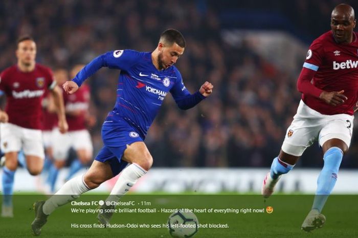 Winger Chelsea, Eden Hazard, menggiring bola dalam laga pekan ke-33 Liga Inggris kontra West Ham United pada Senin (8/9/2019) di Stadion Stamford Bridge.
