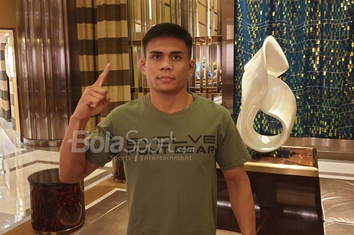 Atlet ONE Championship asal Indonesia, Eko Roni Saputra, berpose di Nuwa Hotel, City of Dreams Manila, Filipina, Senin (8/4/2019).