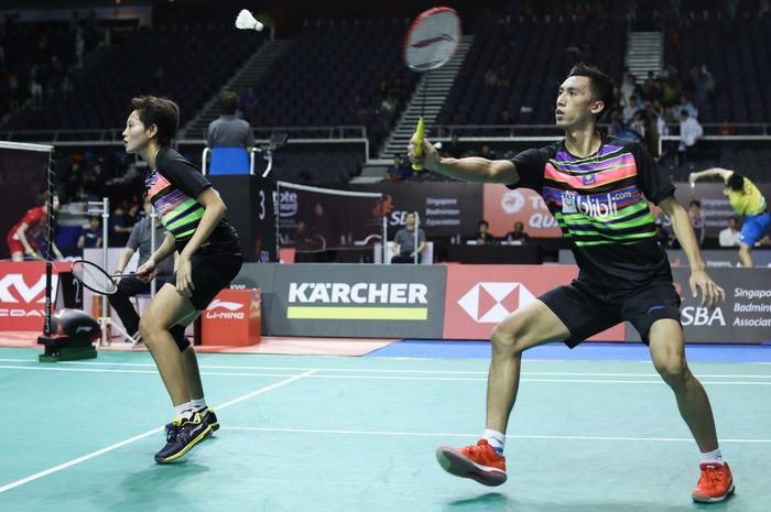 Pasangan ganda campuran Indonesia, Ronald dan Annisa Saufika, bertanding pada babak pertama Singapore Open 2019 di Singapore Indoor Stadium, Singapura, Rabu (10/4/2019).