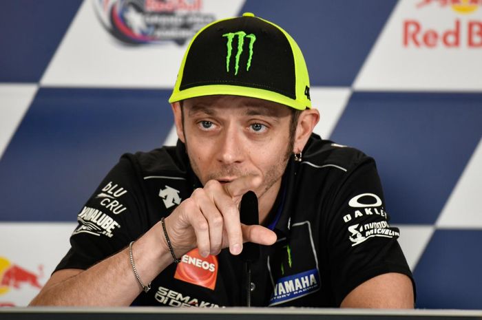 Valentino Rossi sedang berbicara pada sesi konferensi pers MotoGP Americas 2019, Kamis (11/4/2019).