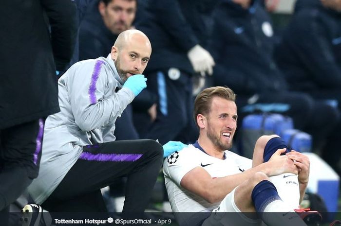 Penyerang Tottenham Hotspur, Harry Kane, menderita cedera saat menghadapi Manchester City dalam laga leg pertama perempat final Liga Champions, Selasa (9/4/2019) di Tottenham Hotspur Stadium.