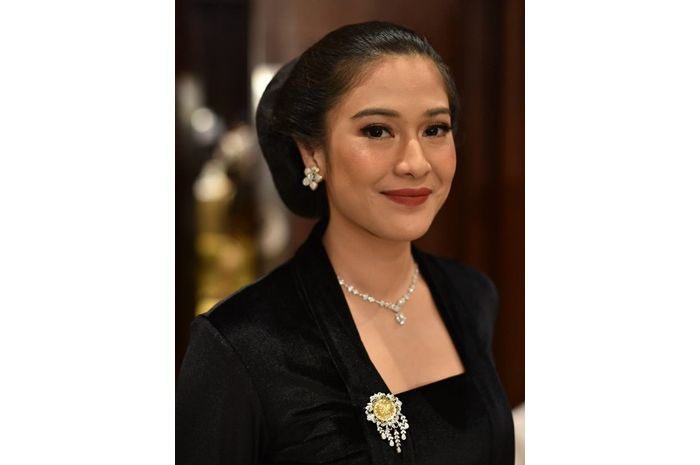 Dian Sastro dalam balutan kebaya
