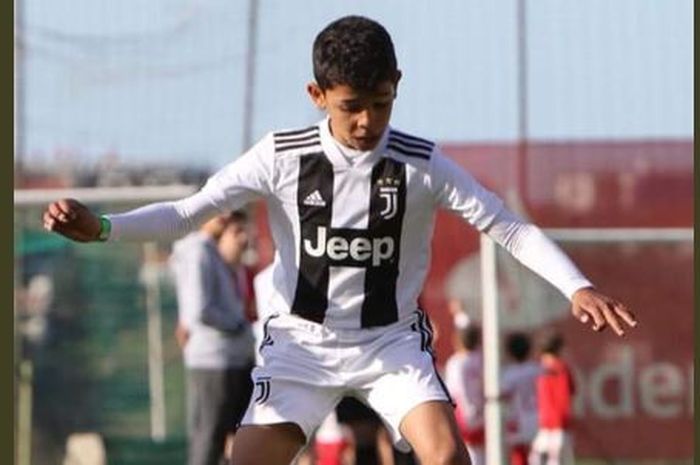 Aksi Cristiano Junior bersama tim junior Juventus.