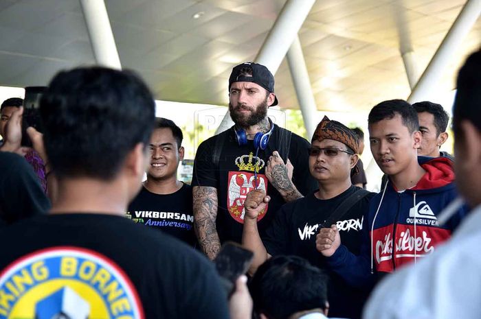 Viking Borneo memberikan dukungan kepada Persib Bandung.