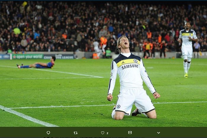 Selebrasi Fernando Torres saat sukses membobol gawang Barcelona di semifinal leg 2 Liga Champions 2012/2013.