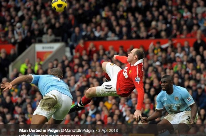 Tendangan salto Wayne Rooney ke gawang Manchester City pada derbi Manchester 2011