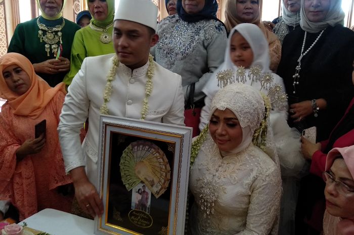 Muzdalifah dan Fadel Islami 