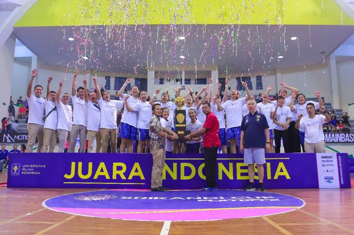 Selebrasi tim Merpati Bali usai juarai Srikandi Cup 2018-2019 usai mengalahkan Sahabat Semarang pada Sabtu (27/4/2019) 