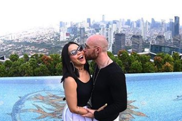 Melaney Ricardo Ungkap Rahasia Ranjang yang Bikin 