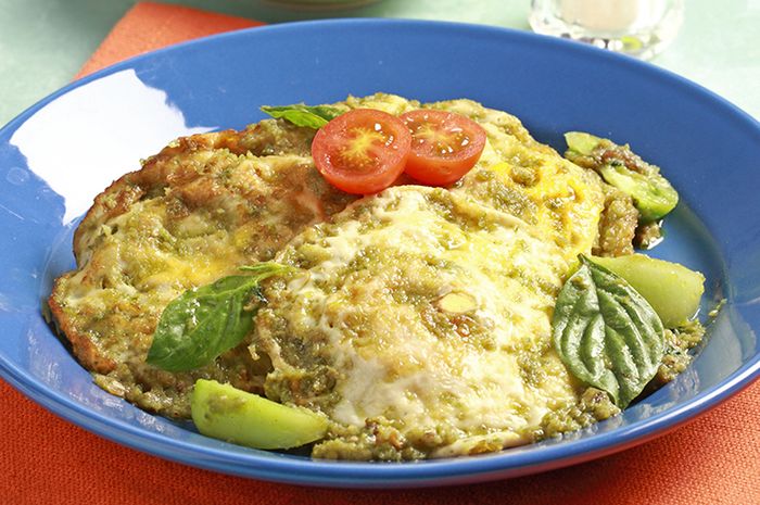 Telur ceplok masak sambal hijau. (Sajian sedap)