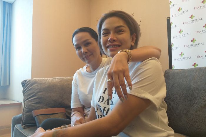 Nikita Mirzani dan Fitri Salhuteru