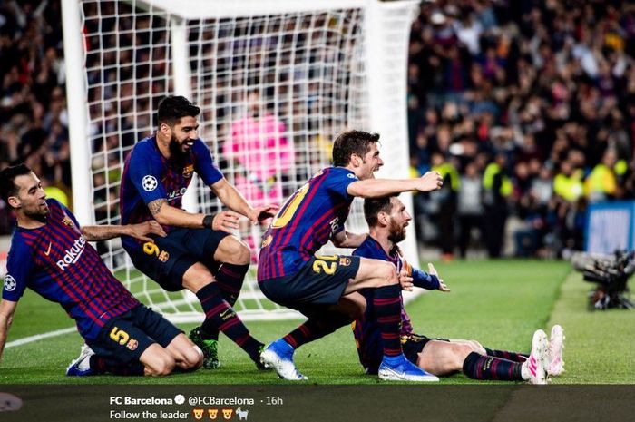 Megabintang Barcelona, Lionel Messi (kanan), merayakan gol yang dicetak ke gawang Liverpool dalam laga leg pertama semifinal Liga Champions di Stadion Camp Nou, Rabu (1/5/2019).