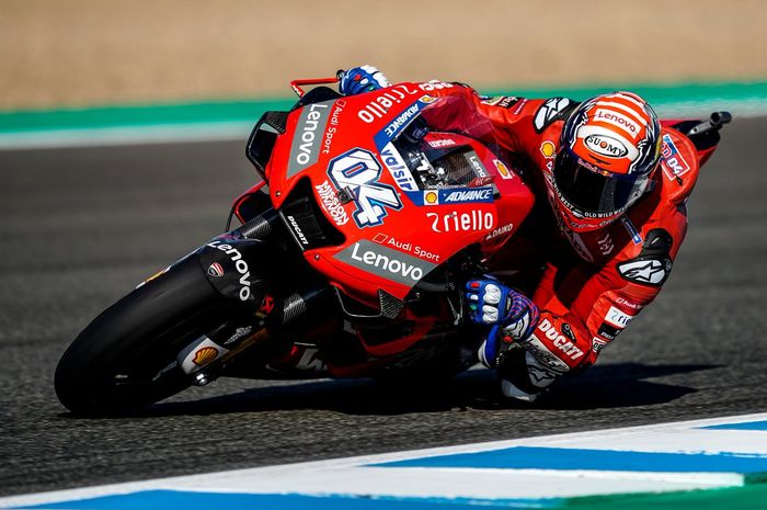 Aksi Andrea Dovizioso (Mission Winnow Ducati) saat melibas salah satu tikungan di Sirkuit Jerez pada sesi latihan bebas MotoGP Spanyol 2019, Jumat (3/5/2019)