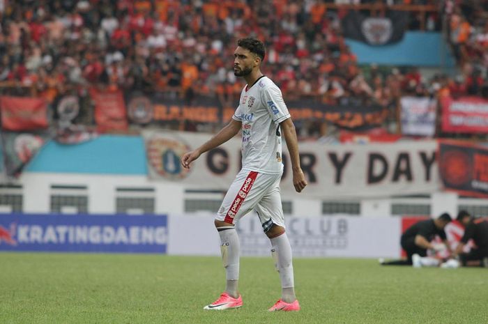 Bek Bali United, Willian Pacheco, saat bermain melawan Persija Jakarta