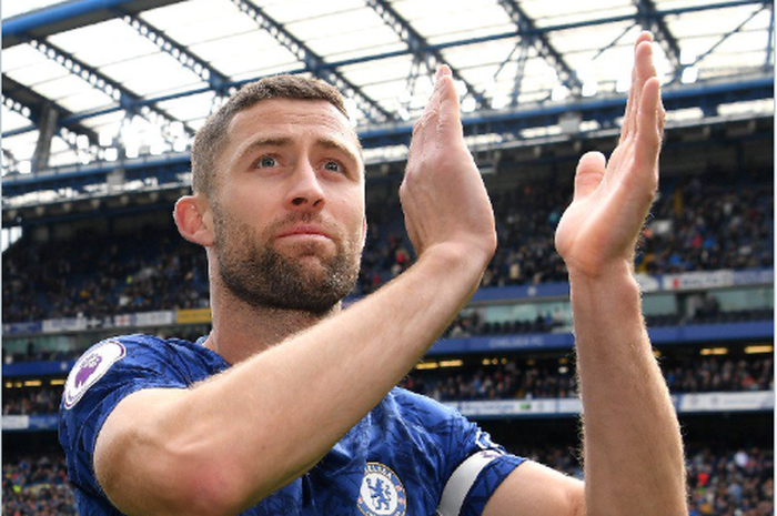 Bek Gary Cahill melakukan perpisahan dengan suporter Chelsea pada pekan ke-37 Liga Inggris, Minggu (5/5/2019) di Stamford Bridge.