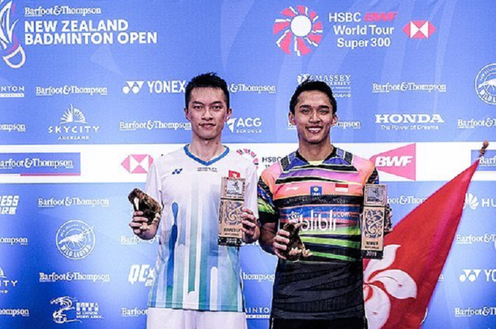Jonatan Christie dan Ng Ka Long Angus (Hong Kong) saat berada di podium New Zealand Open 2019, di Eventfinda Stadium, Auckland, Selandia Baru, Minggu (5/5/2019).