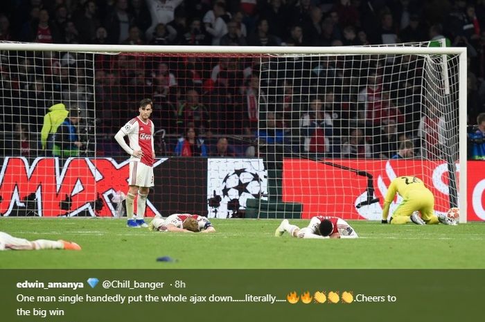 Para pemain Ajax Amsterdam tampak tidak bersemangat usai tersingkir secara dramatis dari Tottenham Hotspur pada leg kedua semifinal Liga Champions