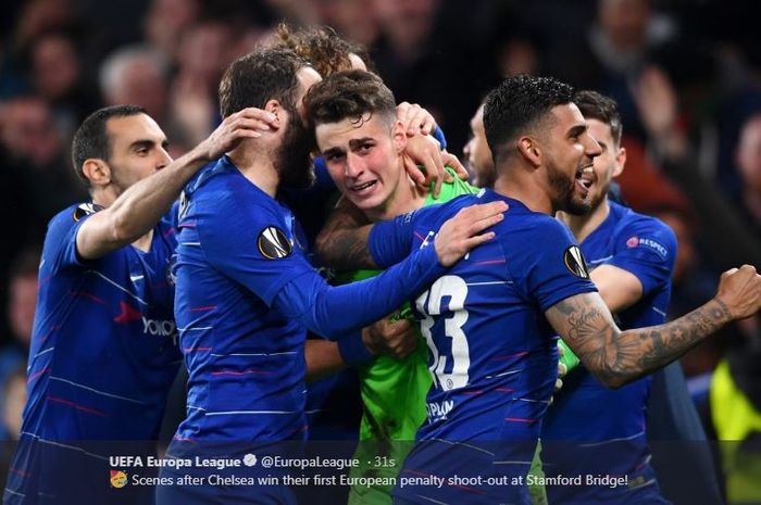 Para pemain Chelsea melakukan selebrasi usai mengalahkan Eintracht Frankfurt dalam laga leg kedua semifinal Liga Europa di Stadion Stamford Bridge, Kamis (9/5/2019).