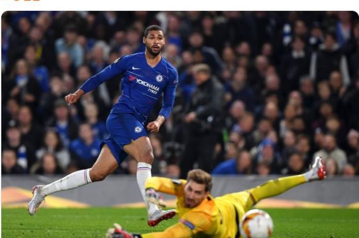 Gelandang Chelsea, Ruben Loftus-Cheek, mencetak gol ke gawang Eintracht Frankfurt dalam laga leg kedua semifinal Liga Europa di Stadion Stamford Bridge, Kamis (9/5/2019).