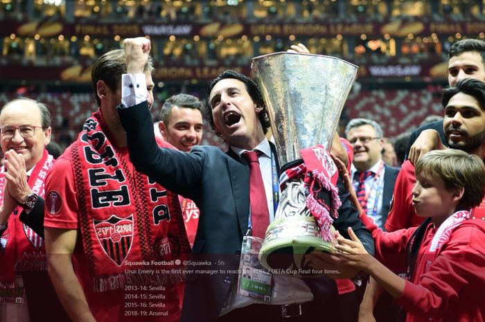 Unai Emery saat menjuarai Liga Europa bersama Sevilla.