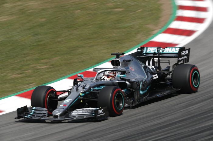 Lewis Hamilton (Mercedes) mampu menjadi yang tercepat dalam sesi FP3 F1 GP Spanyol 2019 yang digelar Sabtu (11/5/2019).