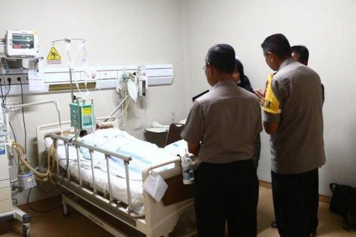 Kasat Reskrim AKP Aditia Mulya masih belum sadarikan diri usai jadi korban pengeroyokan di tengah bentrok antara PSHT dengan PSH Winongo.