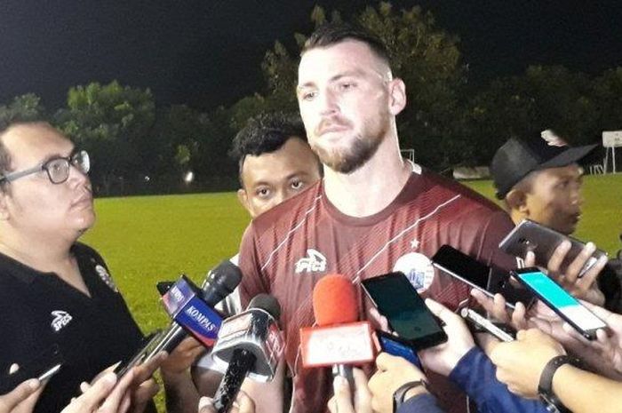 Marko Simic ikut latihan Persija Jakarta, Jakarta Timur, Jumat (10/5/2019) malam.