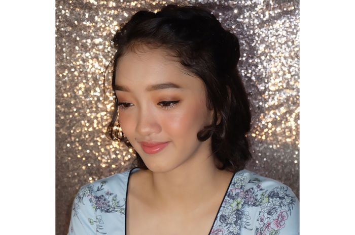 Tampil Manis Saat Buka Bersama, Tiru Makeup Fresh Ala Anak Duta Sheila