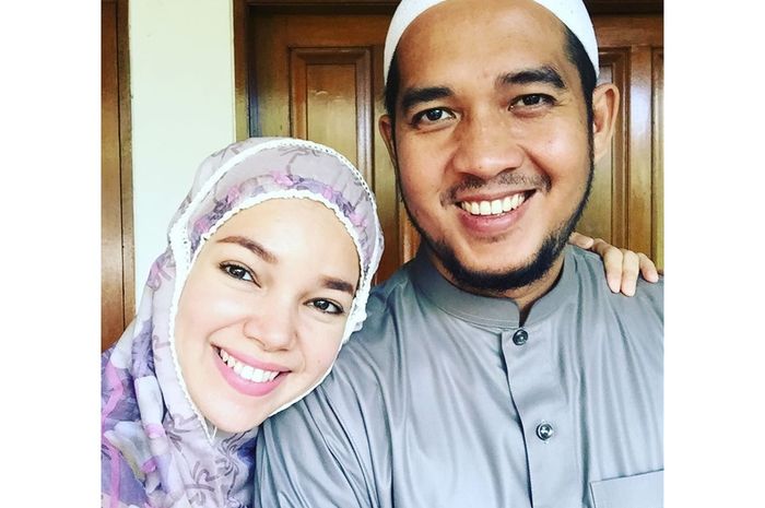 Sudah 8 Tahun Berhijab, Dewi Sandra Ceritakan Masa Awalnya Hijrah ...